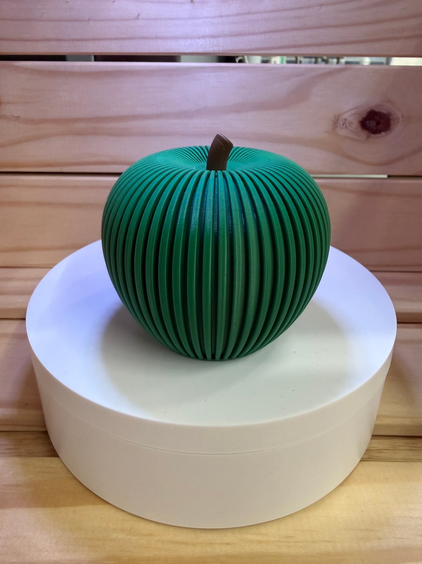 Decorative Teacher’s Desk Apple