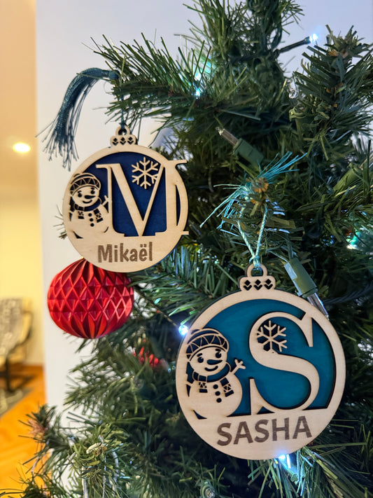 🎄 Personalized Hand-Painted Name Ornament (Wood)